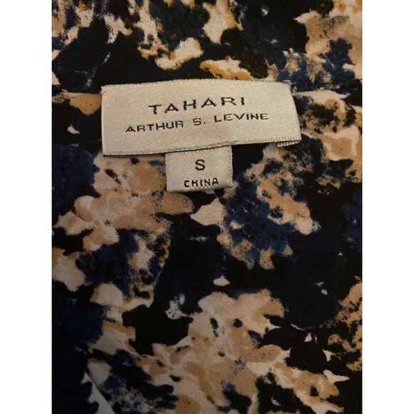 Tahari, women's dark patterned, sleeveless collared blouse with front tie sz sm - Picture 6 of 7